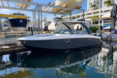 30' Cobalt 2023 Yacht For Sale